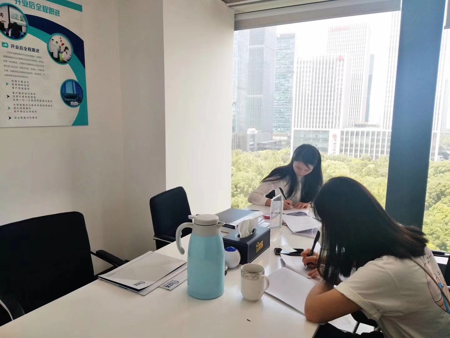 熱烈祝賀姚總、張總夫婦簽約創綠家揚州市區級代理！