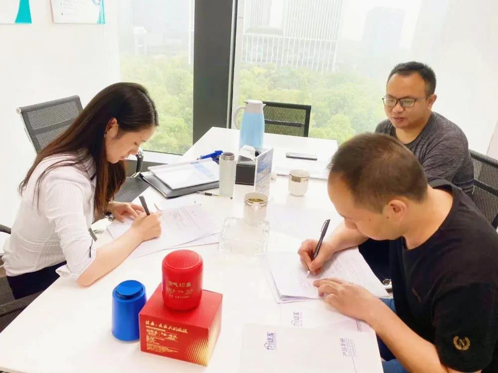 熱烈祝賀袁總陳總簽約創綠家浙江省寧波市區級代理！